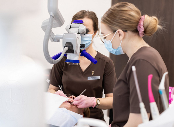 Leczenie kanałowe pod mikroskopem - czy warto?